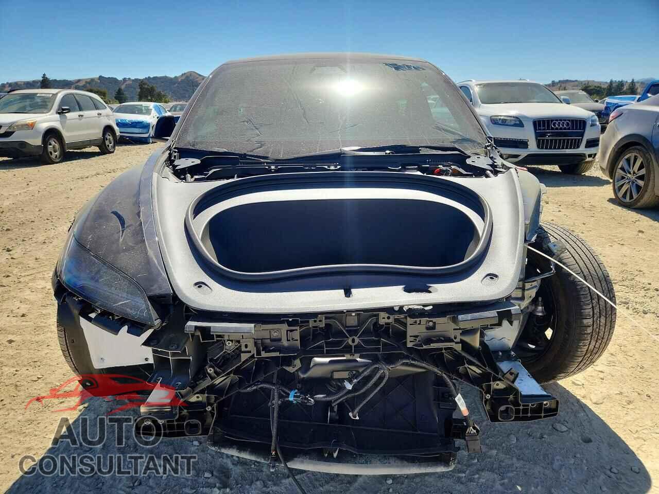 TESLA MODEL 3 2026 - 5YJ3E1EA5TF200626