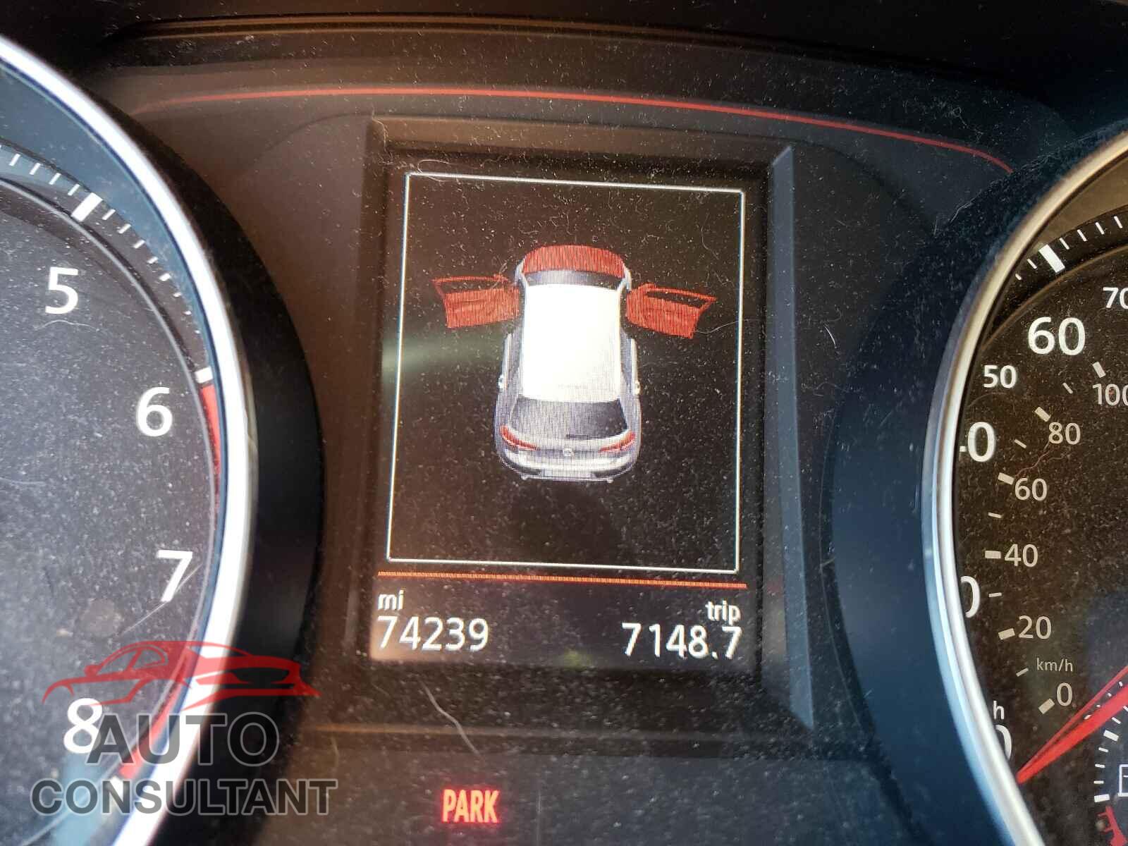 VOLKSWAGEN GTI 2017 - 3VW547AU2HM043779