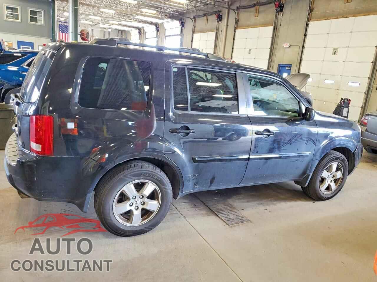 HONDA PILOT 2011 - 5FNYF4H65BB026535