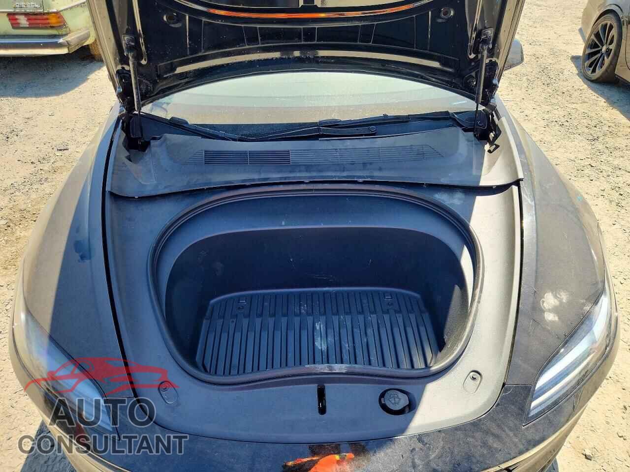 TESLA MODEL 3 2026 - 5YJ3E1EA6TF146544