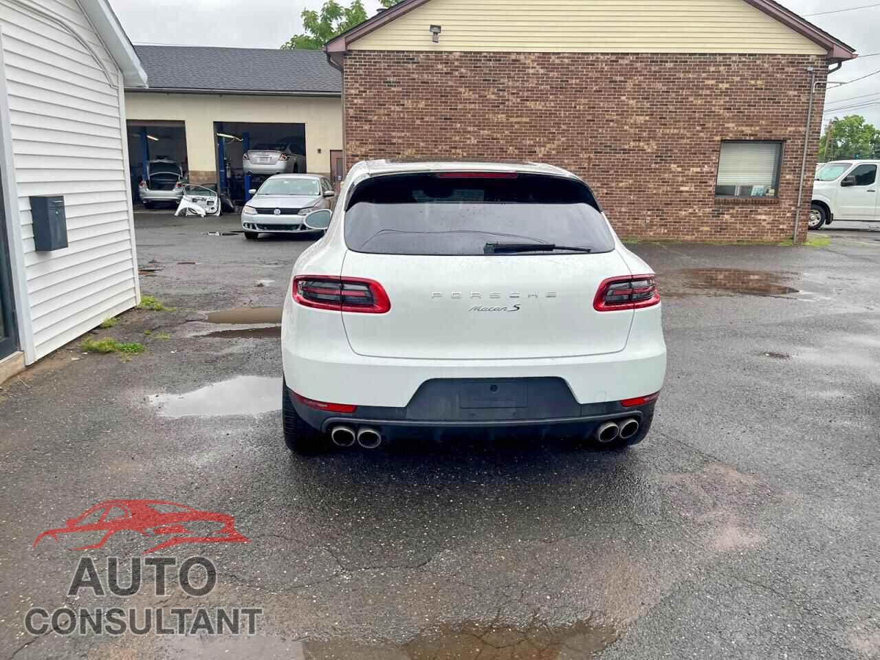 PORSCHE MACAN 2015 - WP1AB2A59FLB63160