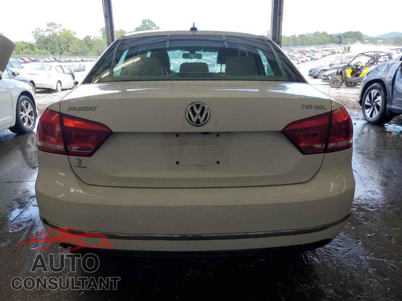 VOLKSWAGEN PASSAT 2014 - 1VWCS7A30EC031857
