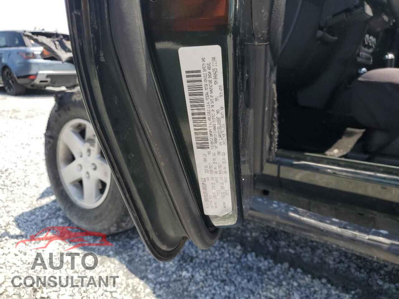 JEEP WRANGLER 2011 - 1J4AA2D13BL608607