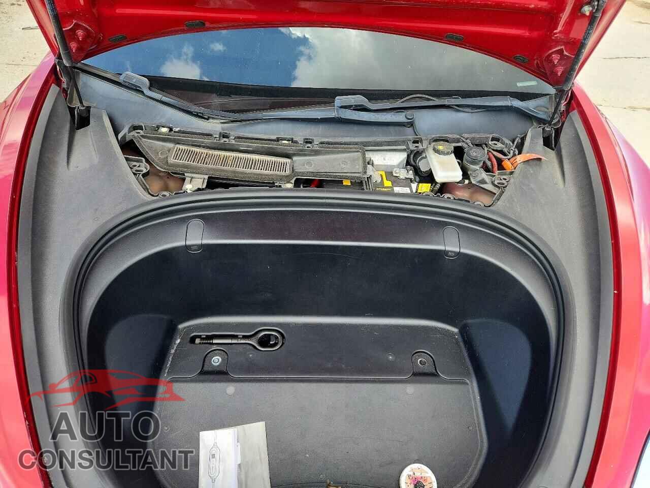 TESLA MODEL 3 2019 - 5YJ3E1EAXKF396528