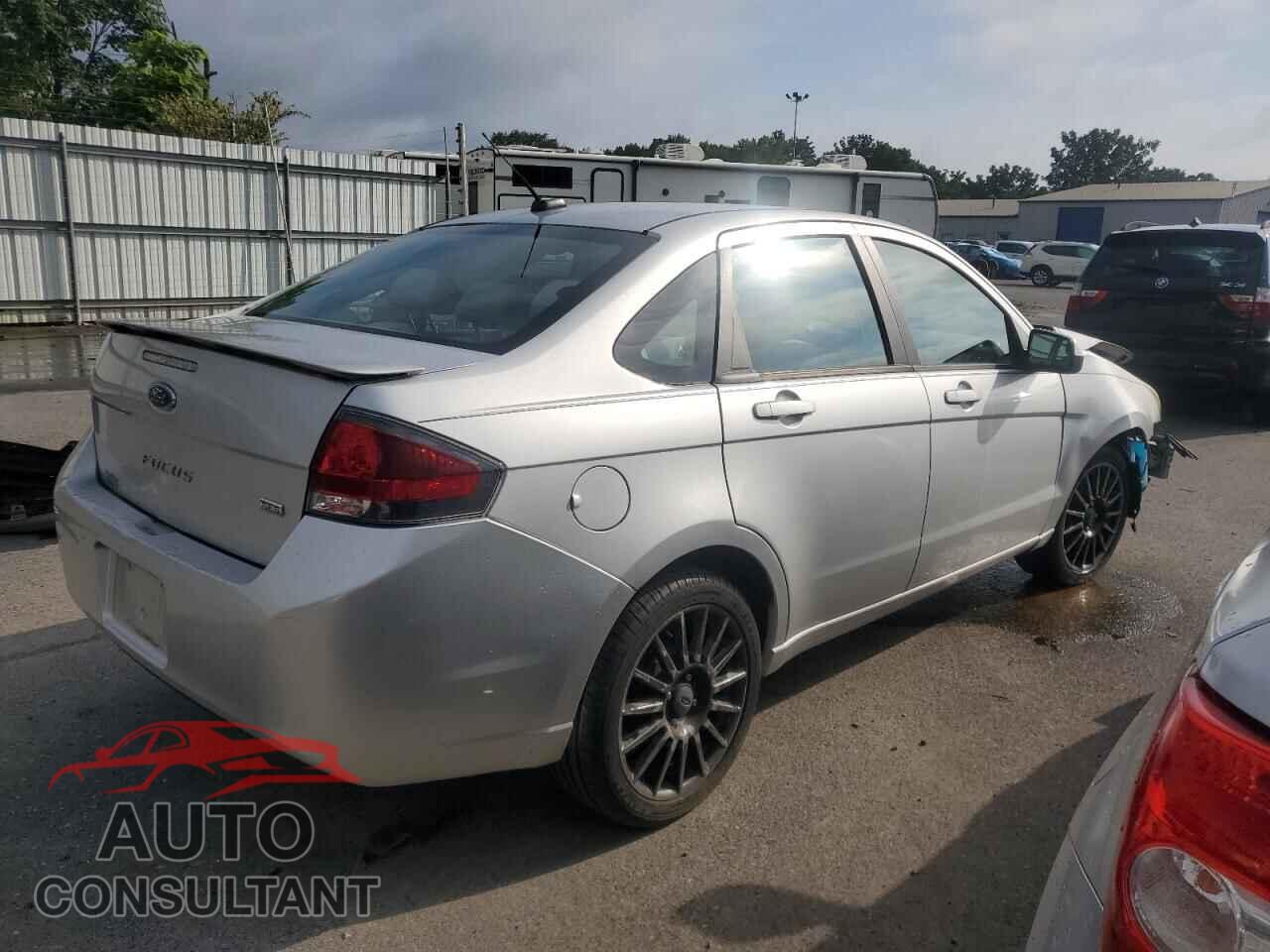 FORD FOCUS 2011 - 1FAHP3GN9BW157789