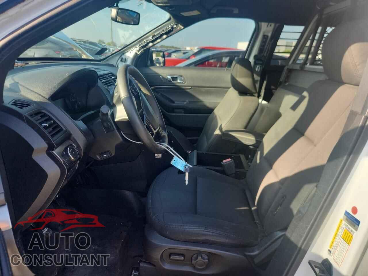 FORD EXPLORER 2018 - 1FM5K8AR9JGB19276