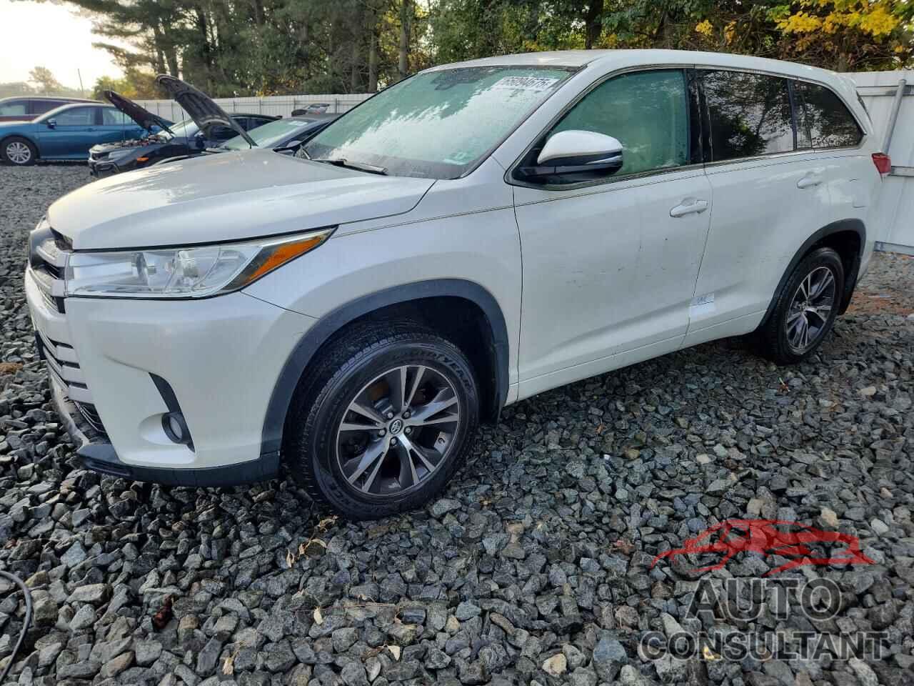 TOYOTA HIGHLANDER 2018 - 5TDBZRFH5JS872494