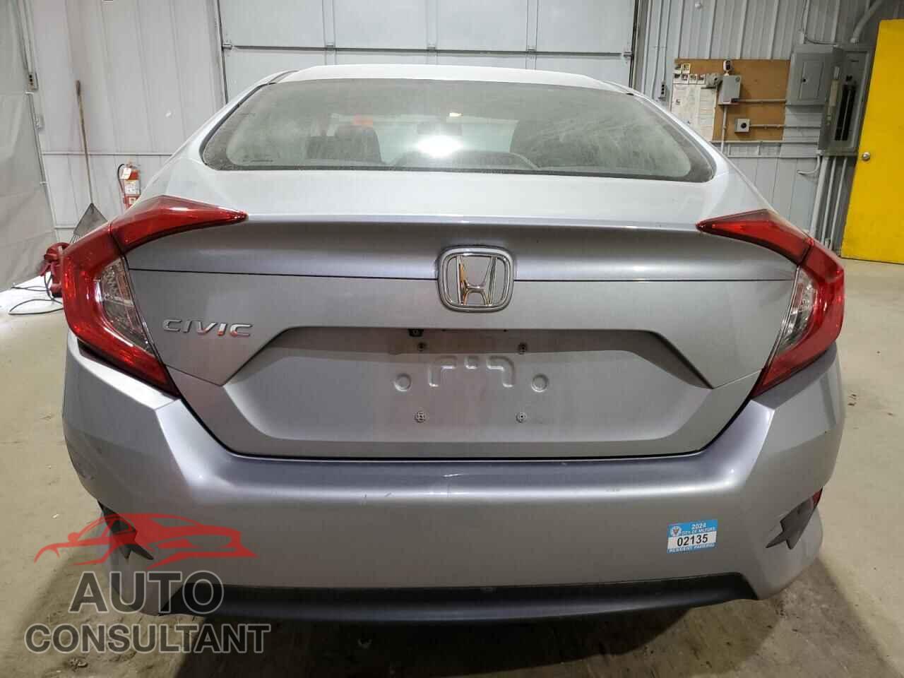 HONDA CIVIC 2018 - 2HGFC2F55JH530849