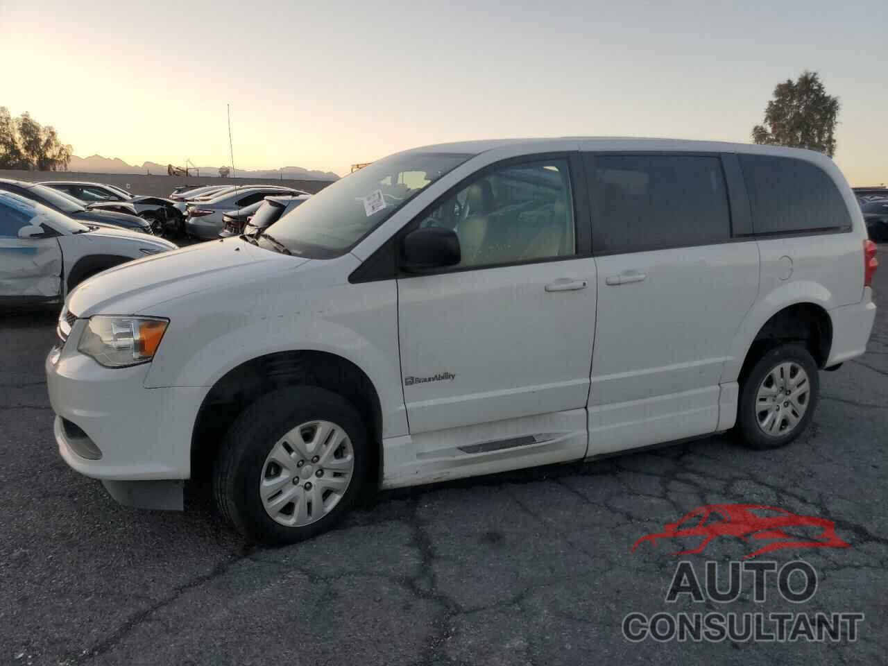 DODGE CARAVAN 2018 - 2C7WDGBG9JR216716