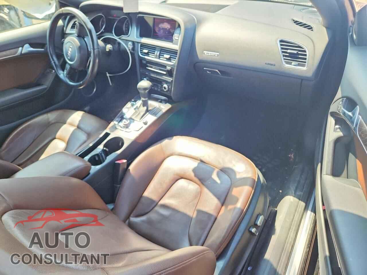 AUDI A5 2013 - WAUVFAFR2DA009585