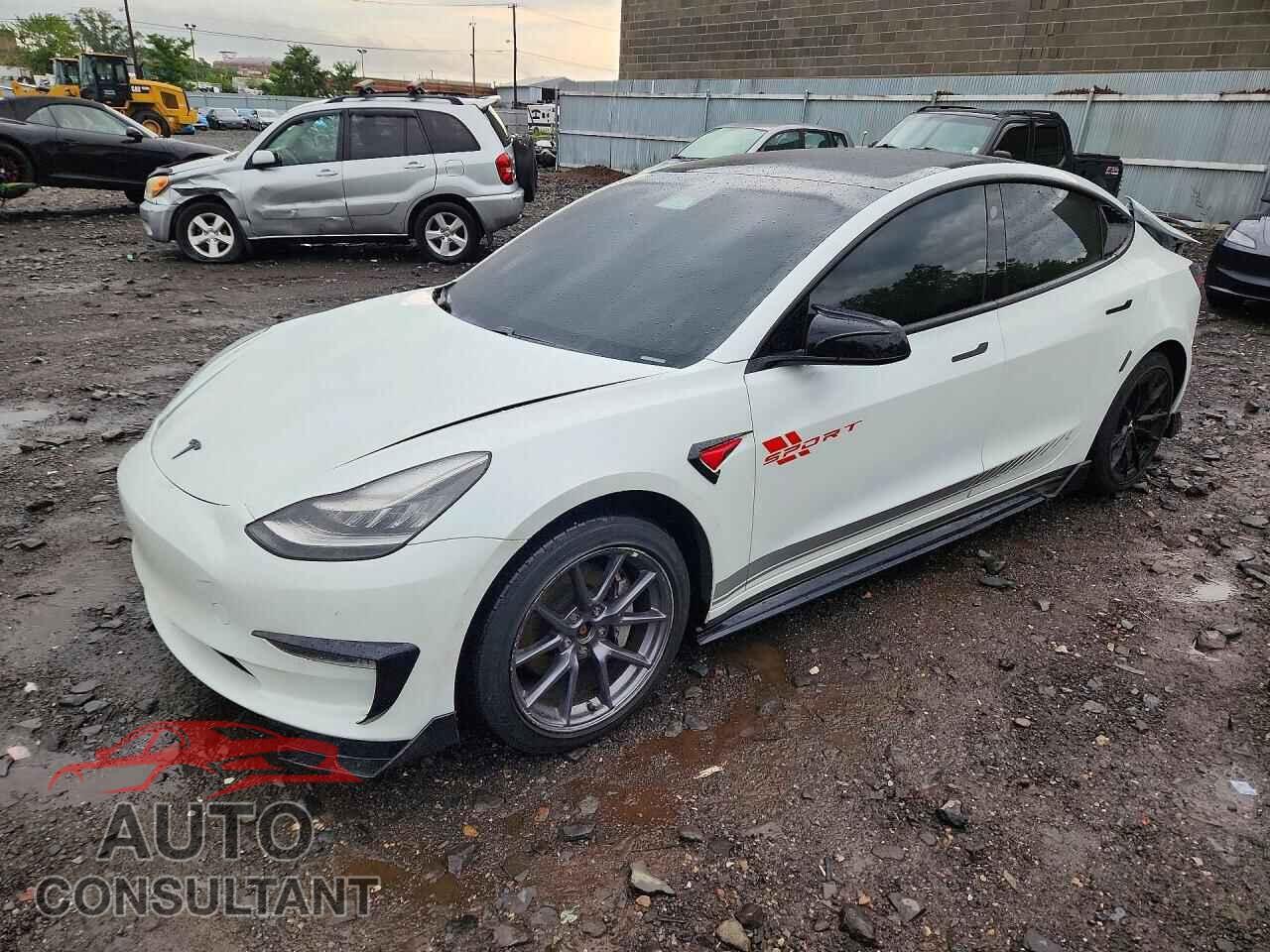 TESLA MODEL 3 2021 - 5YJ3E1EB4MF858593