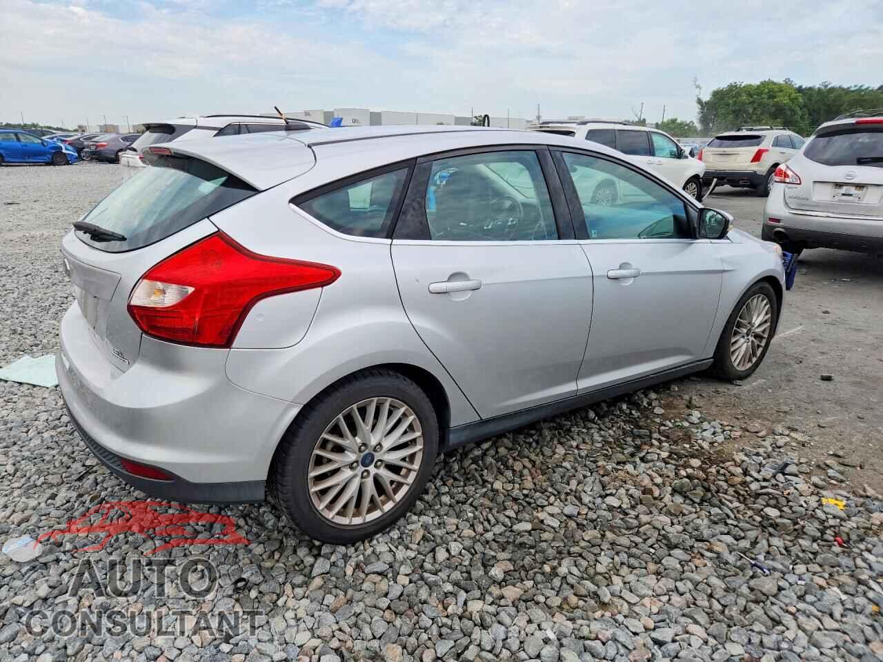 FORD FOCUS 2012 - 1FAHP3M29CL436527