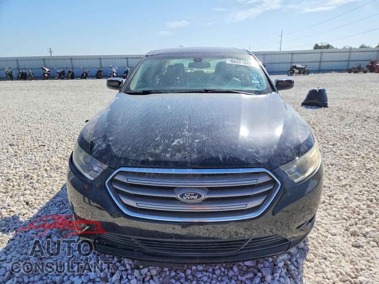 FORD TAURUS 2017 - 1FAHP2E81HG113697