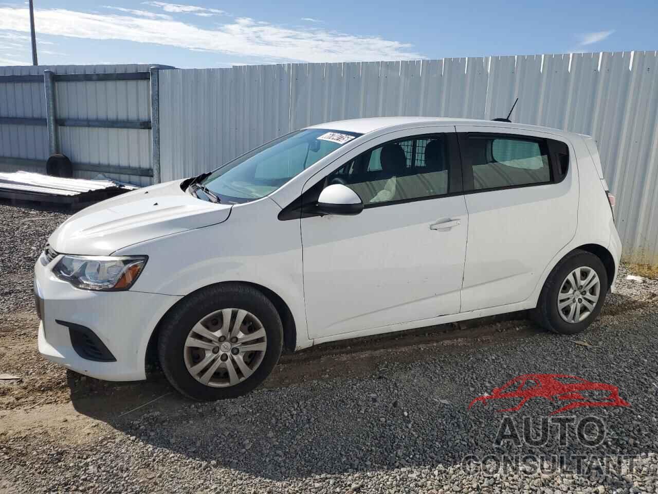 CHEVROLET SONIC 2018 - 1G1JG6SH9J4110845