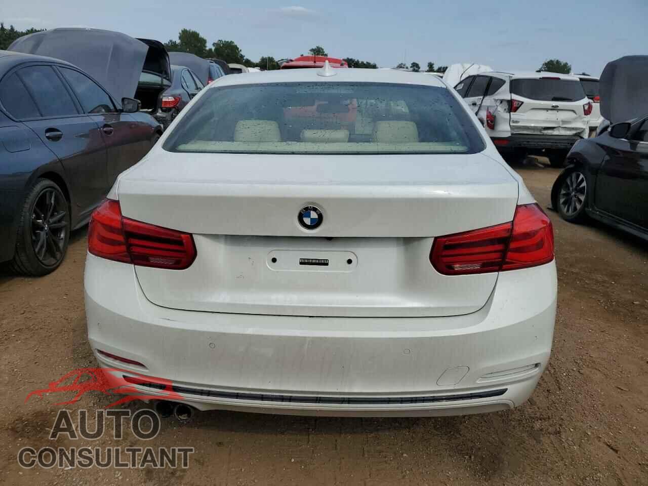 BMW 3 SERIES 2016 - WBA8E3G50GNU38695