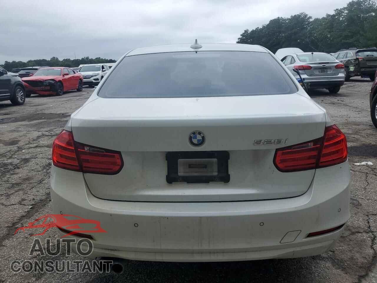 BMW 3 SERIES 2015 - WBA3C1C53FK121360