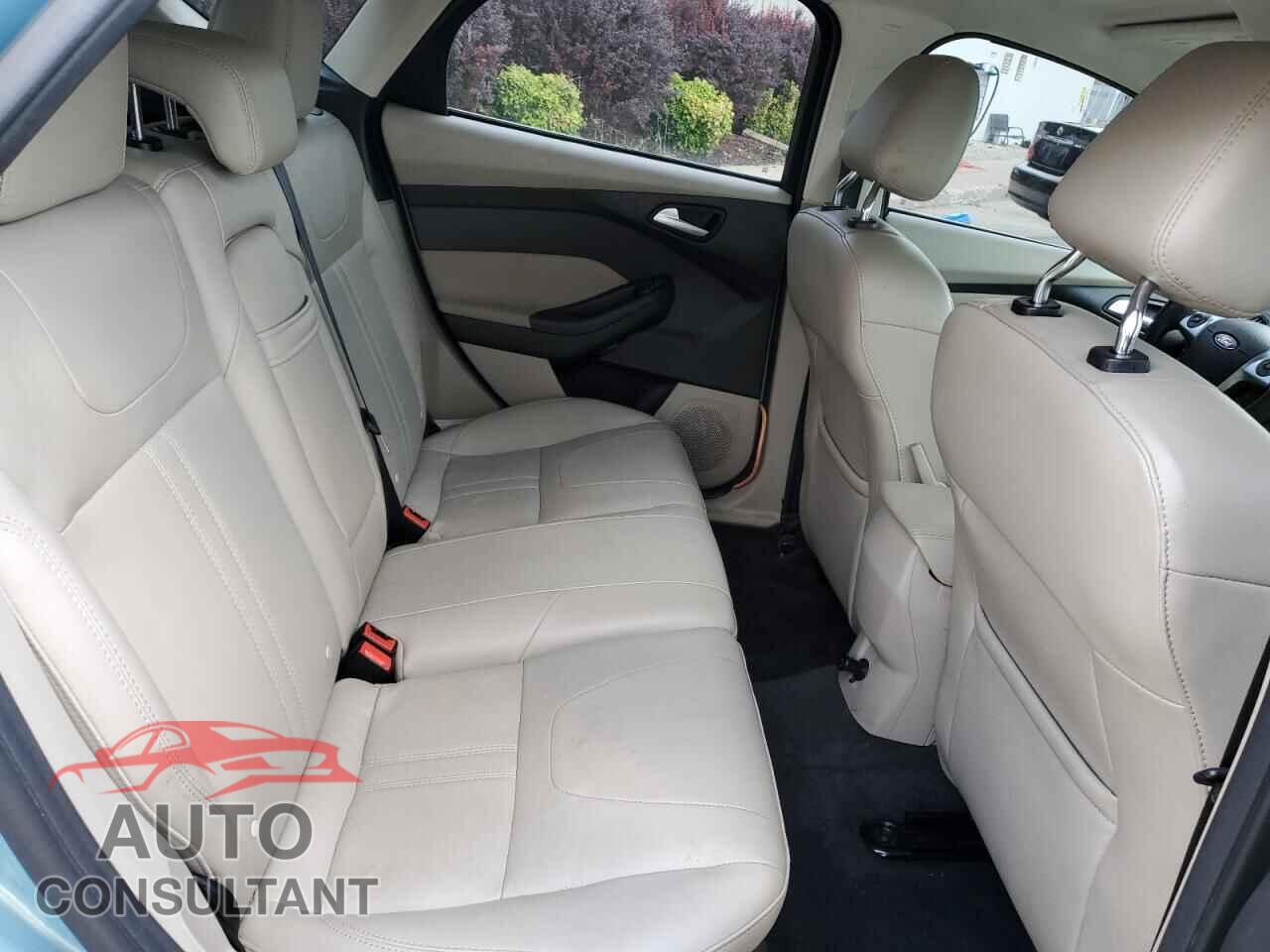 FORD FOCUS 2012 - 1FAHP3M22CL319775