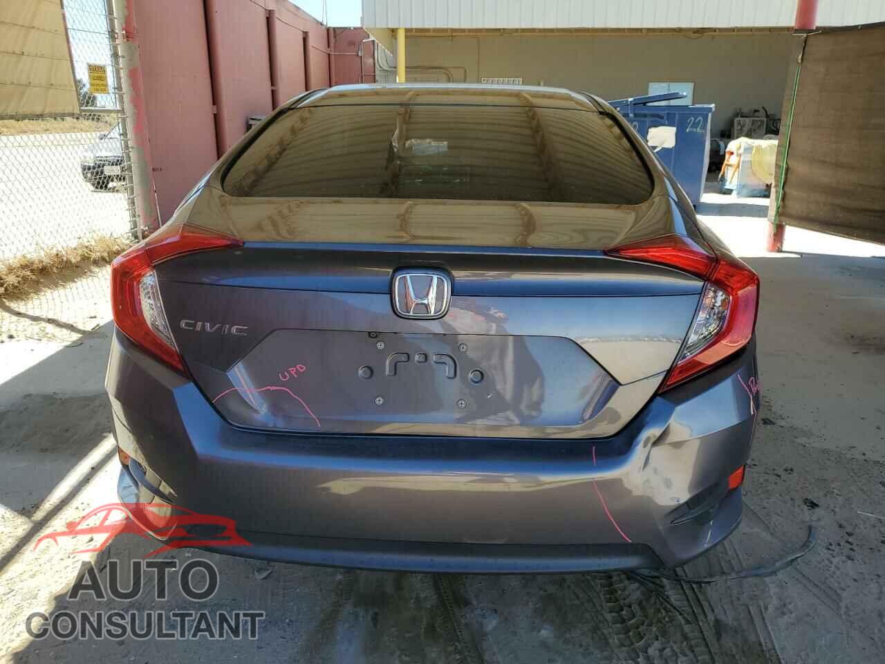 HONDA CIVIC 2018 - 2HGFC2F53JH559363