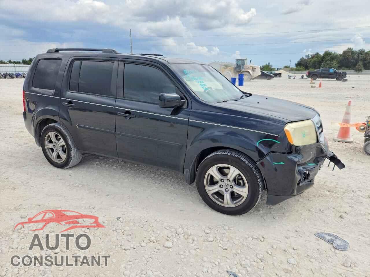 HONDA PILOT 2015 - 5FNYF4H52FB025761