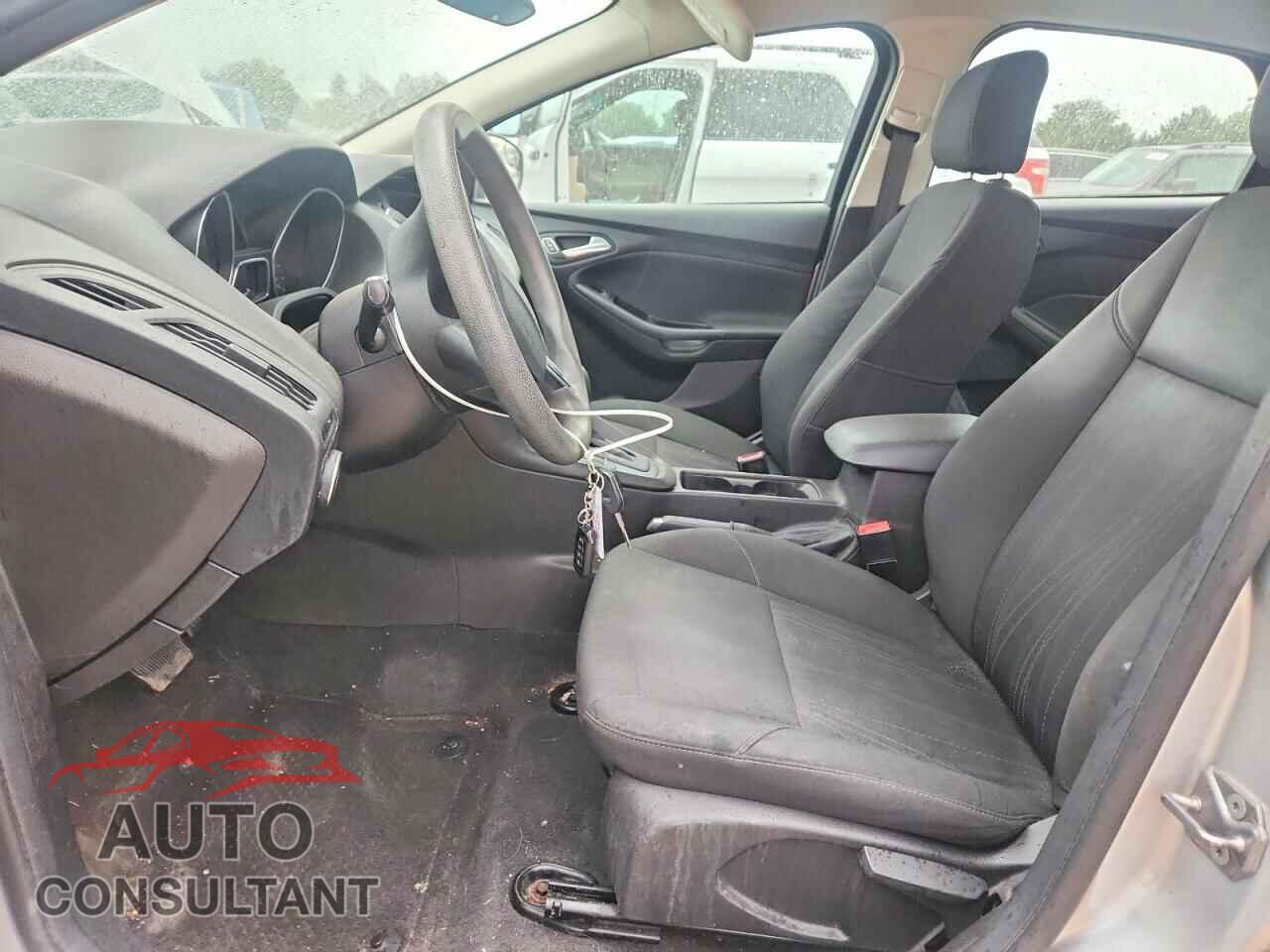 FORD FOCUS 2015 - 1FADP3F20FL374175
