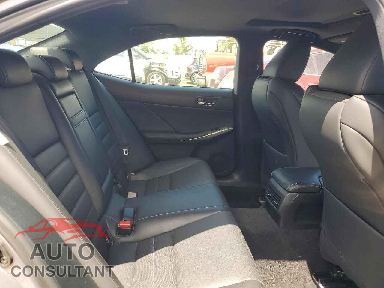 LEXUS IS 2016 - JTHBA1D2XG5010568