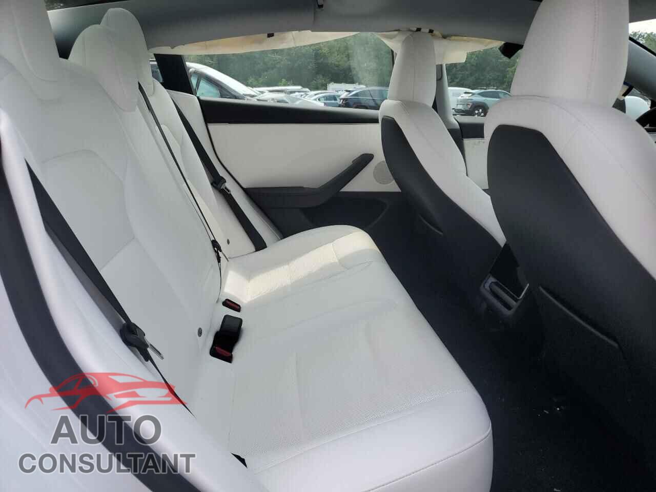 TESLA MODEL 3 2024 - 5YJ3E1EA7RF784939