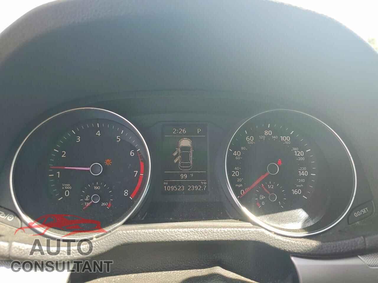 VOLKSWAGEN PASSAT 2017 - 1VWAT7A38HC064355