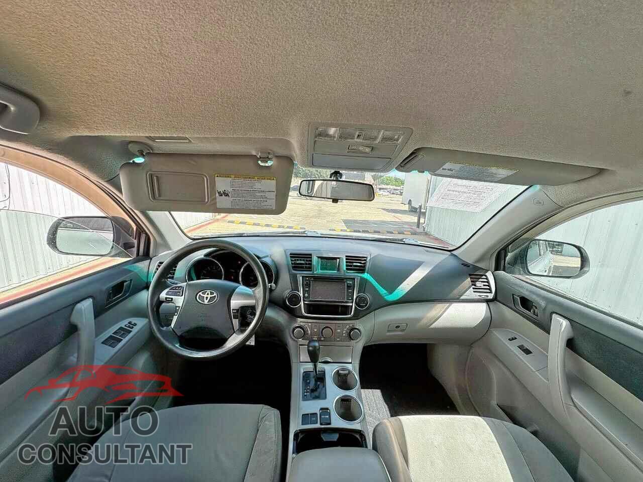 TOYOTA HIGHLANDER 2013 - 5TDZA3EH8DS035103