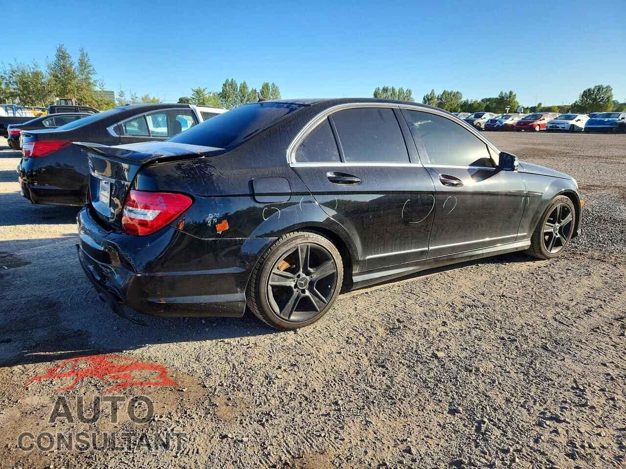 MERCEDES-BENZ C-CLASS 2012 - WDDGF8FB7CA717925