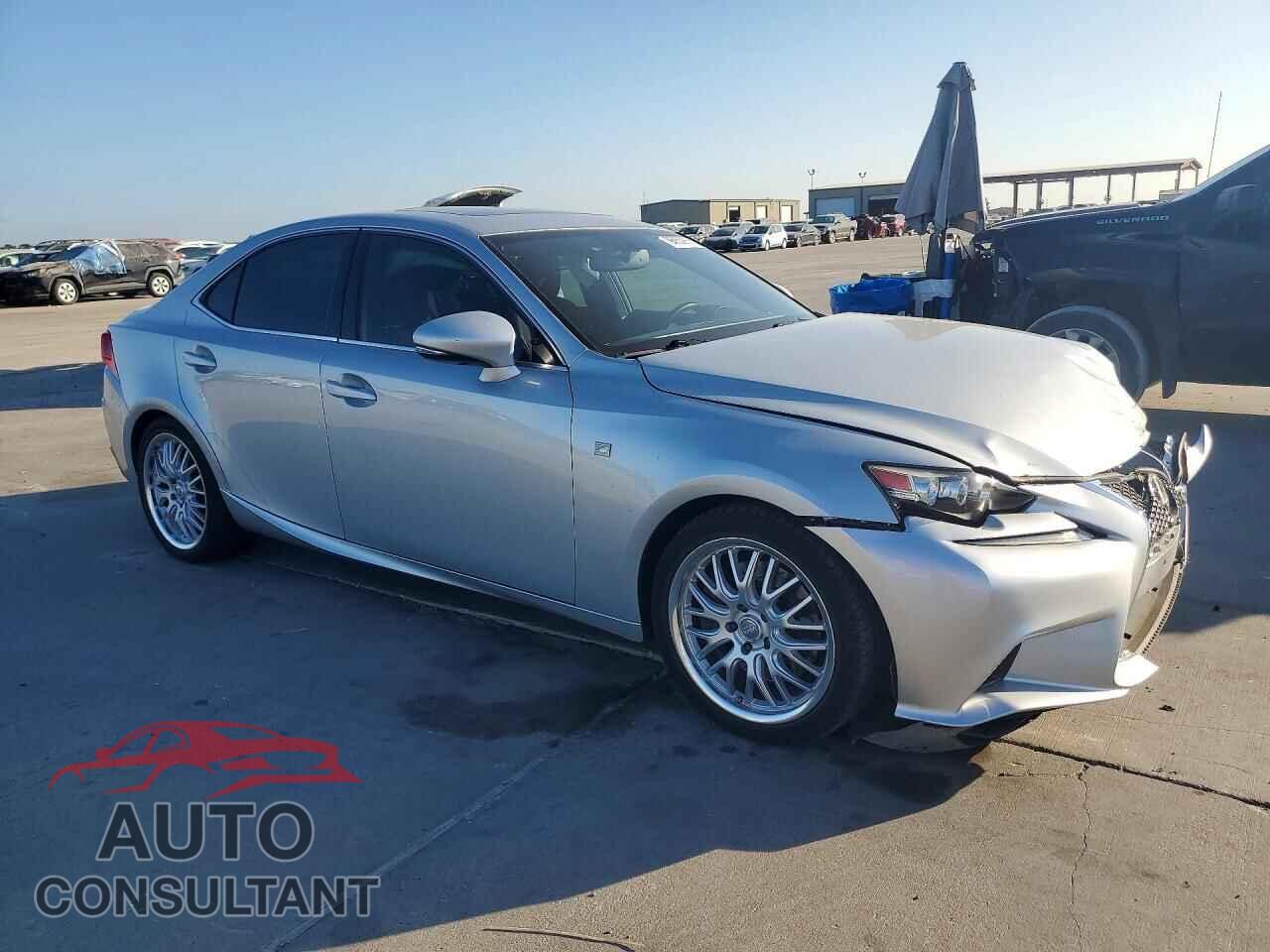 LEXUS IS 2015 - JTHBE1D25F5017947