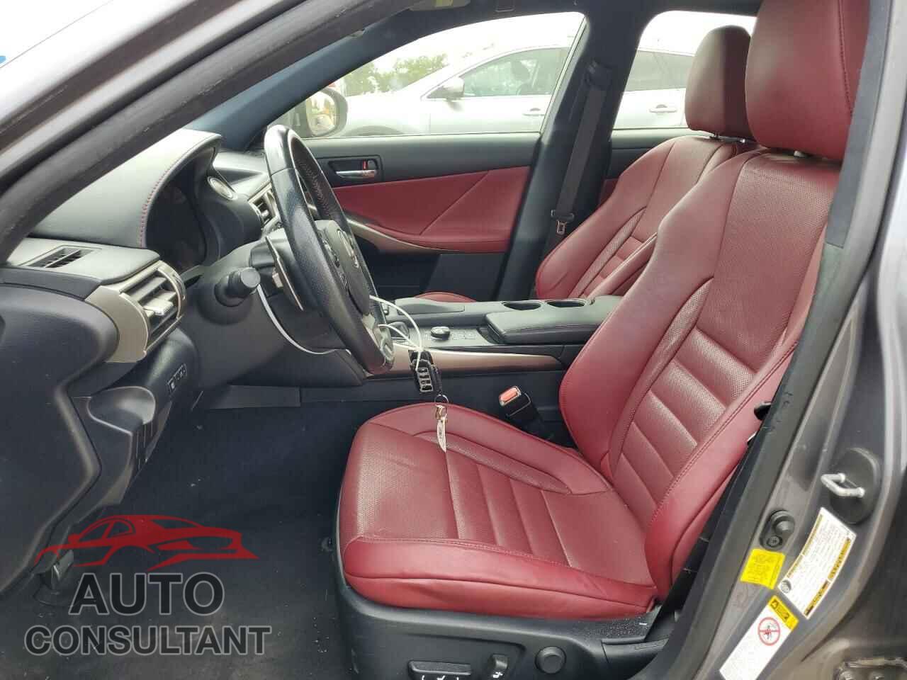 LEXUS IS 2015 - JTHBE1D24F5020595