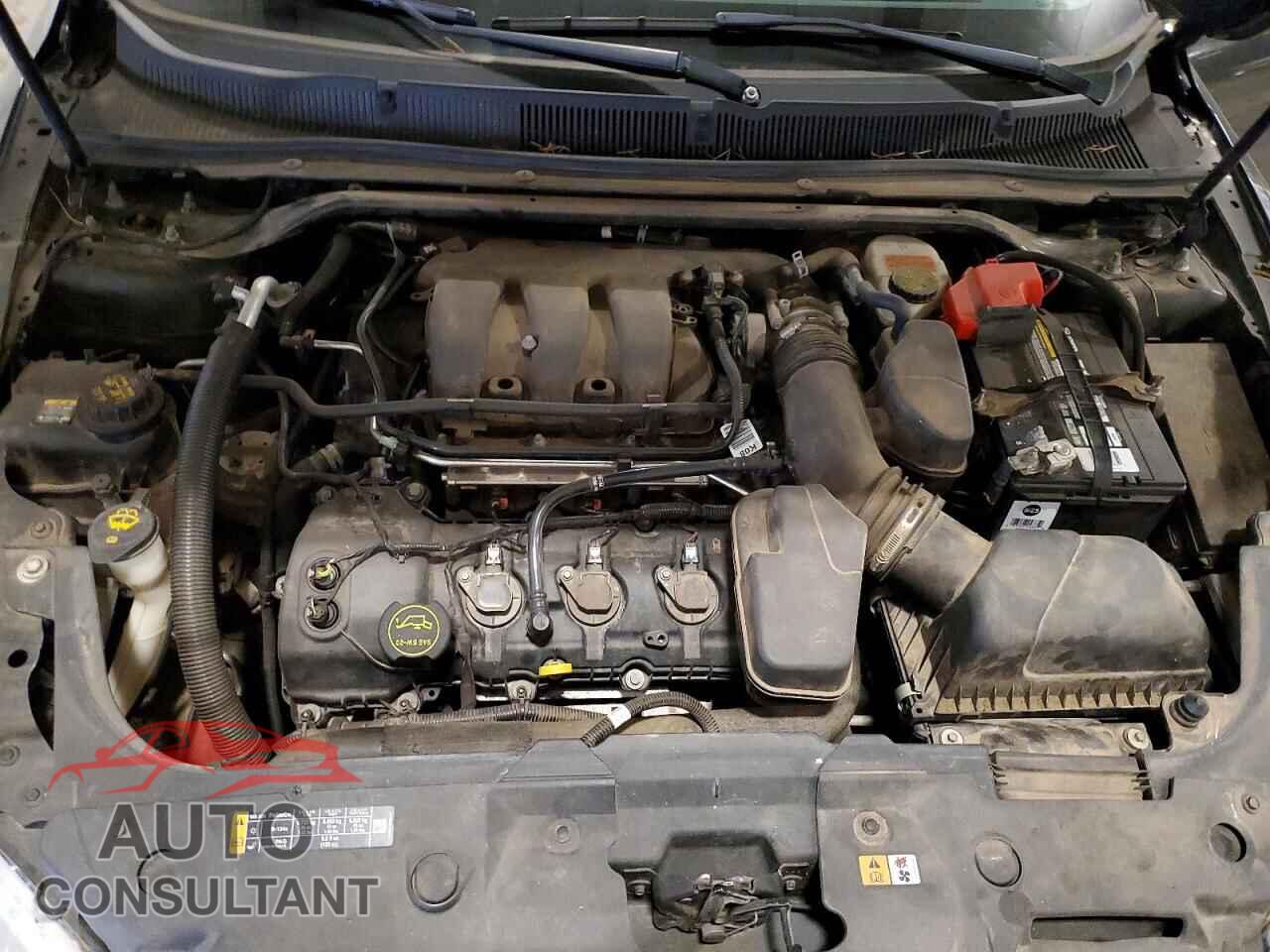 FORD TAURUS 2018 - 1FAHP2J84JG120686