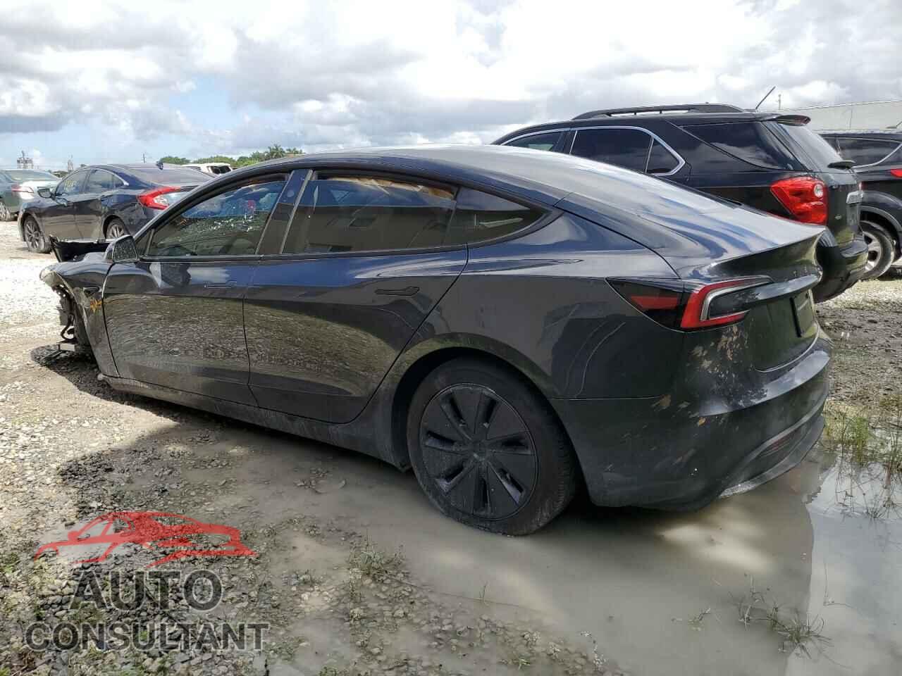 TESLA MODEL 3 2024 - 5YJ3E1EA0RF735839