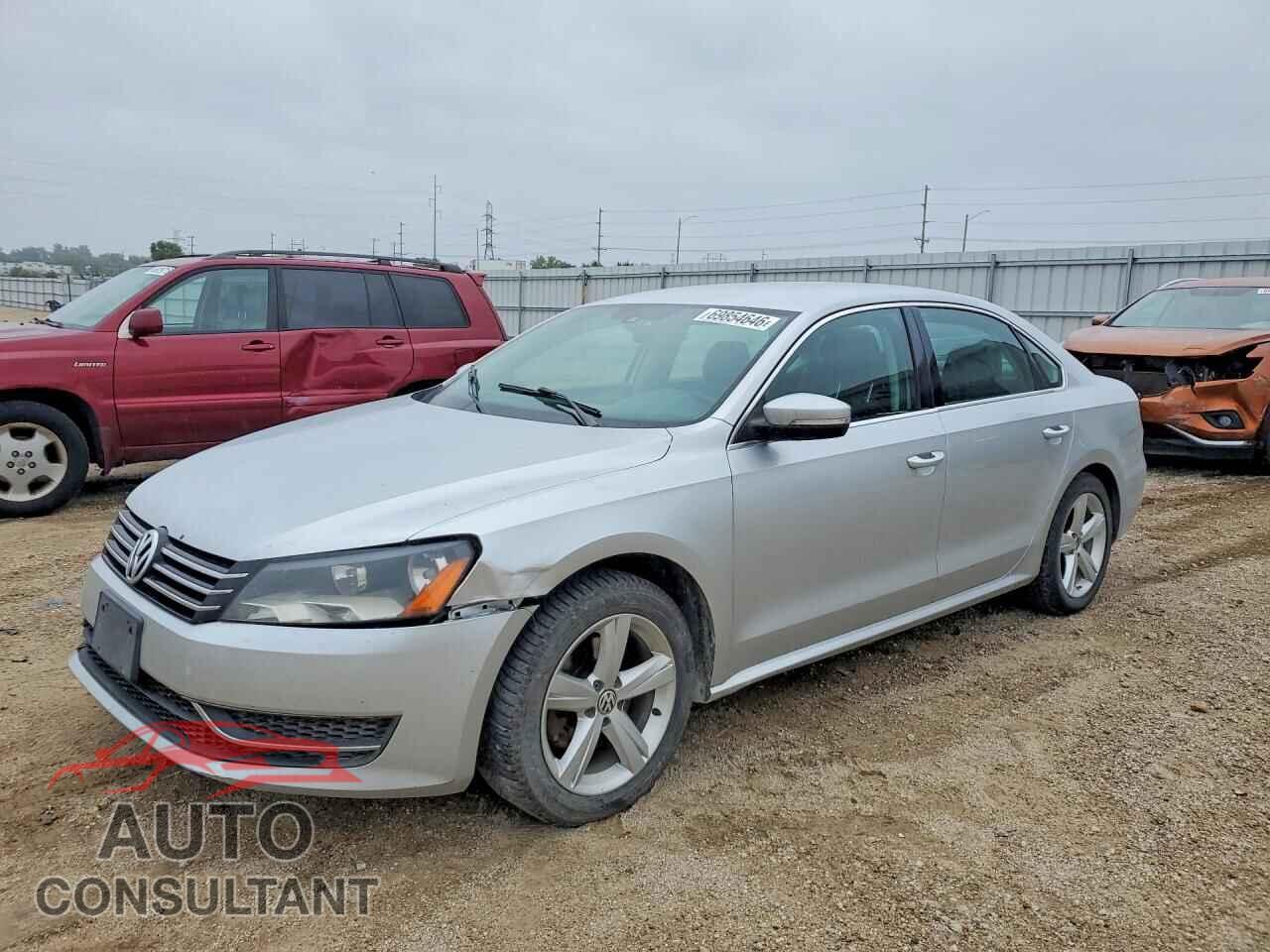 VOLKSWAGEN PASSAT 2013 - 1VWBP7A33DC068123