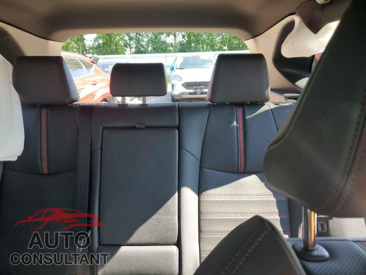 TOYOTA RAV4 2024 - JTMFB3FVXRD170235