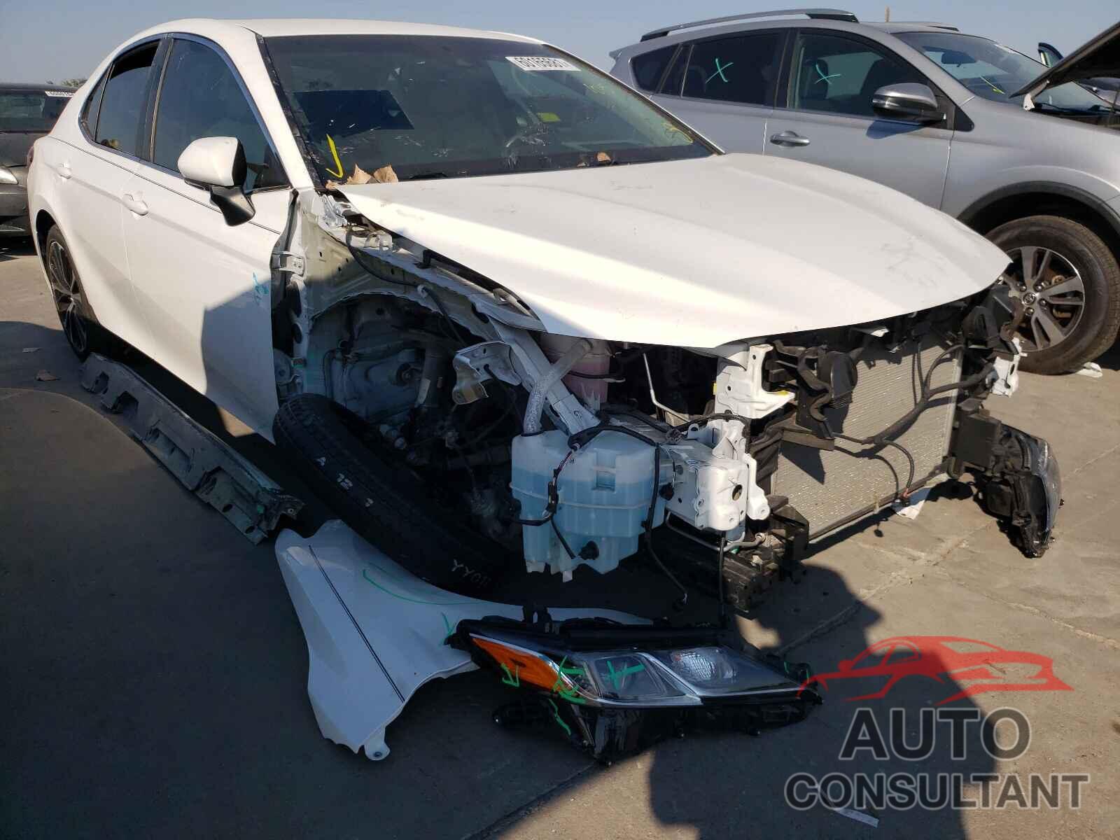 TOYOTA CAMRY 2018 - 4T1B11HK3JU016006