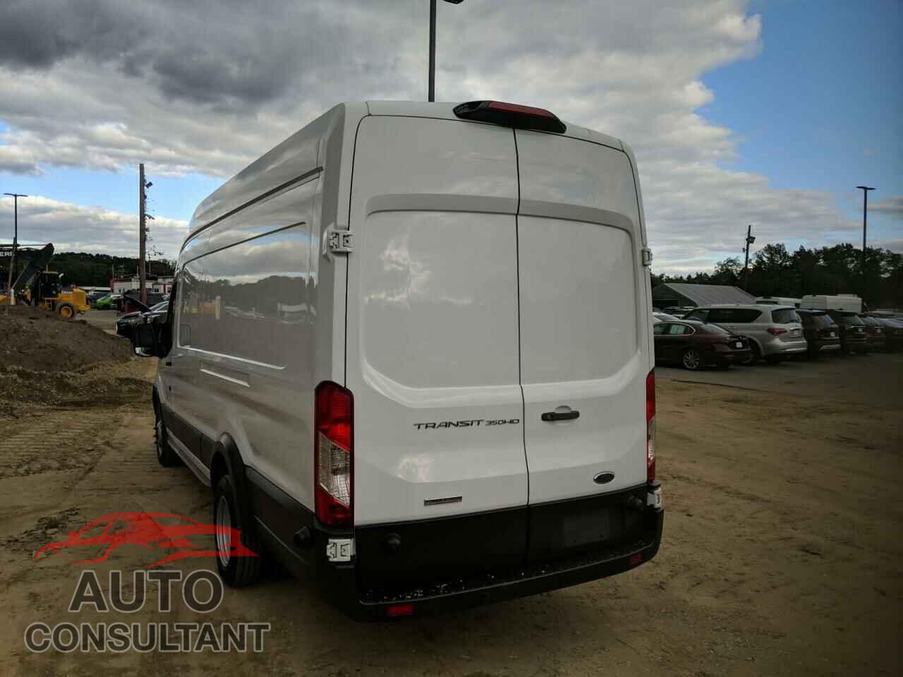 FORD TRANSIT CO 2018 - 1FTRS4XV4JKB27852
