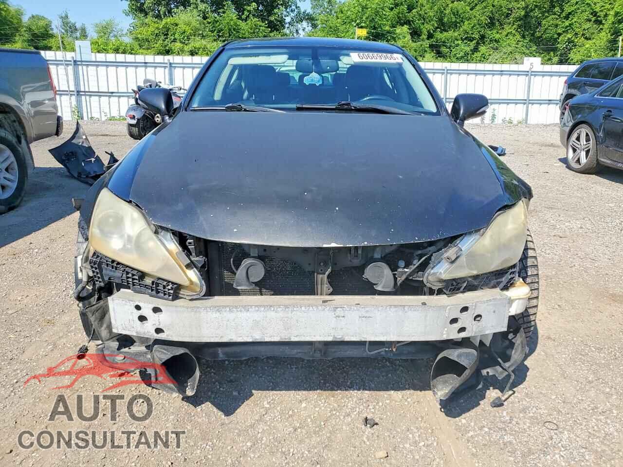 LEXUS IS 2013 - JTHCF5C28D5061352