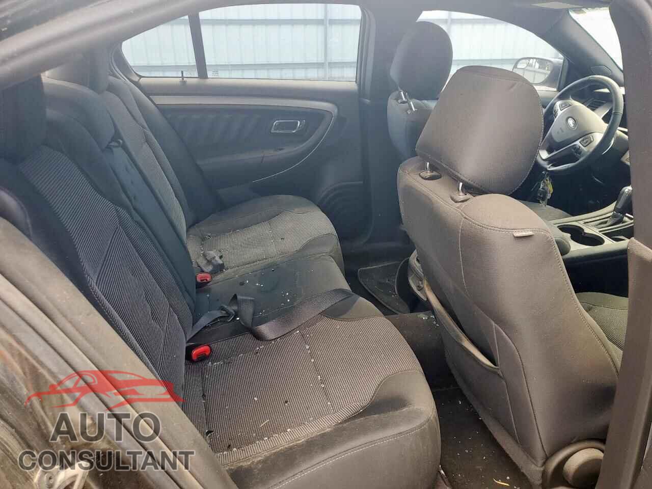 FORD TAURUS 2018 - 1FAHP2E89JG102565