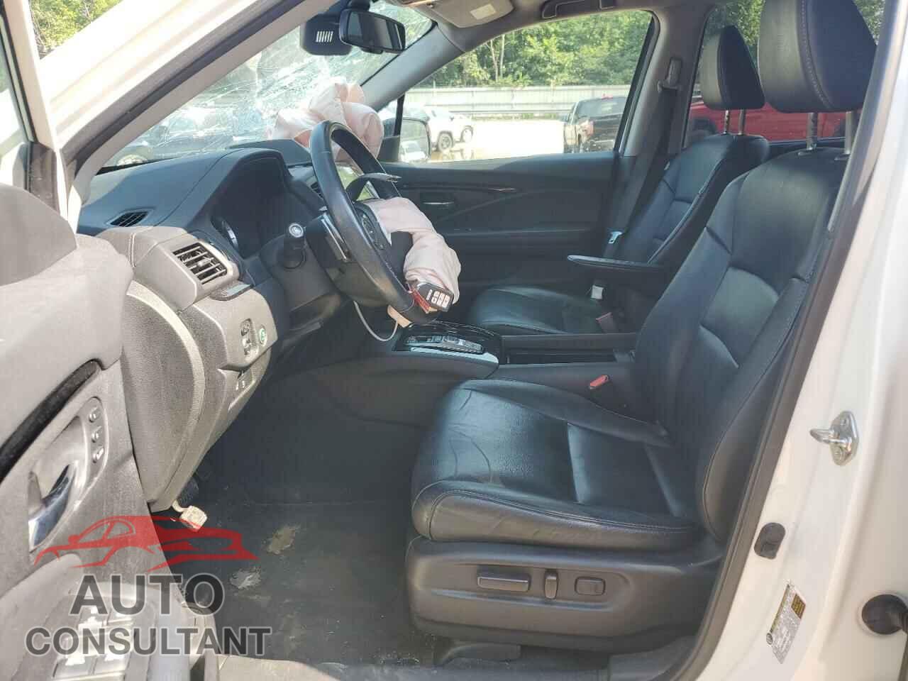 HONDA PILOT 2017 - 5FNYF6H99HB012779