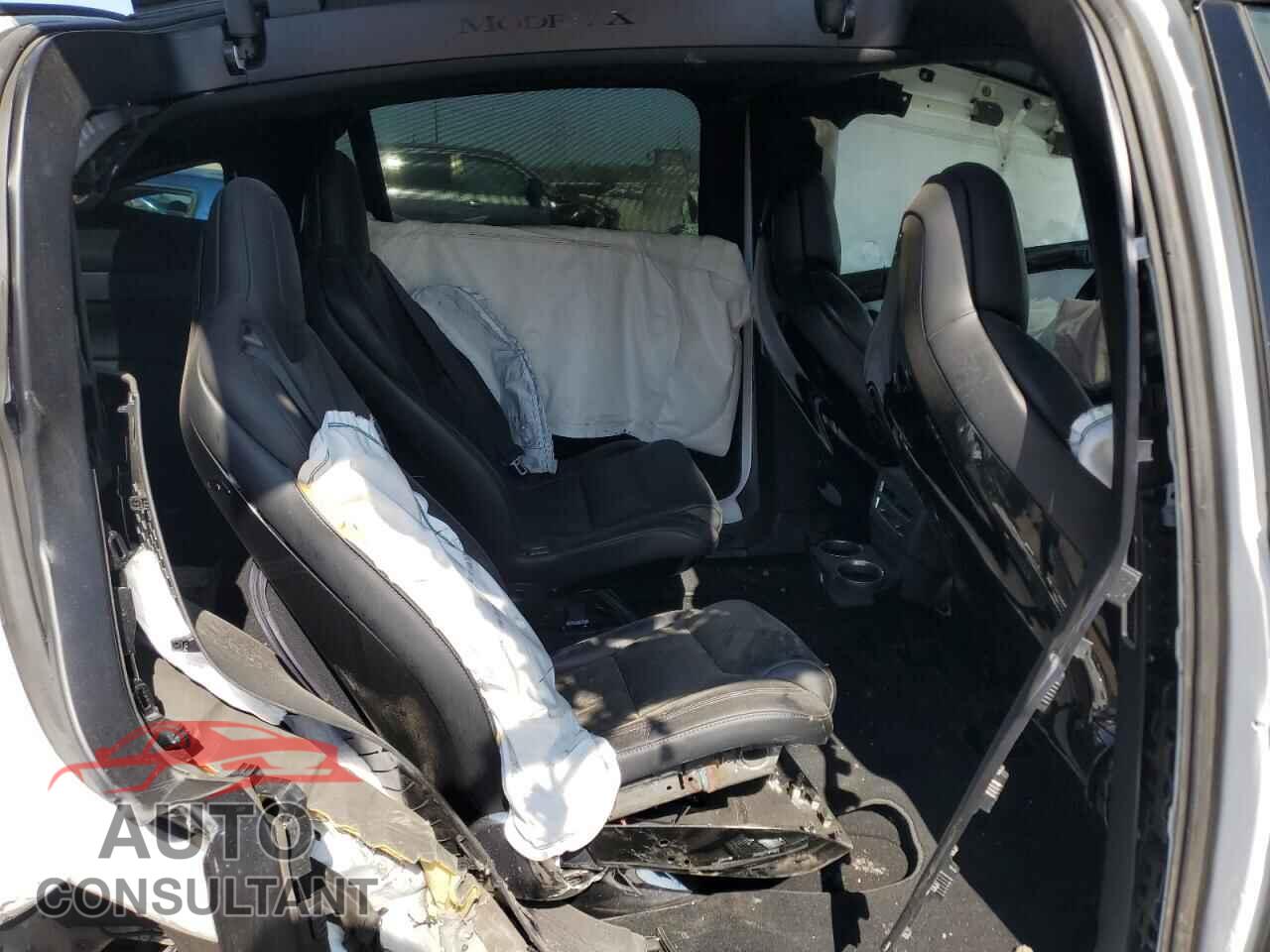 TESLA MODEL X 2016 - 5YJXCBE25GF013432