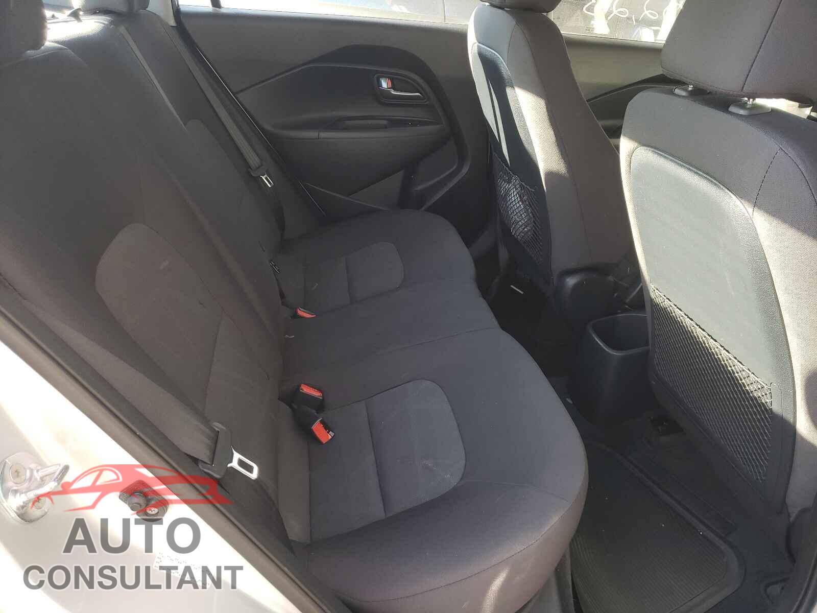 KIA RIO 2017 - KNADM4A38H6118003