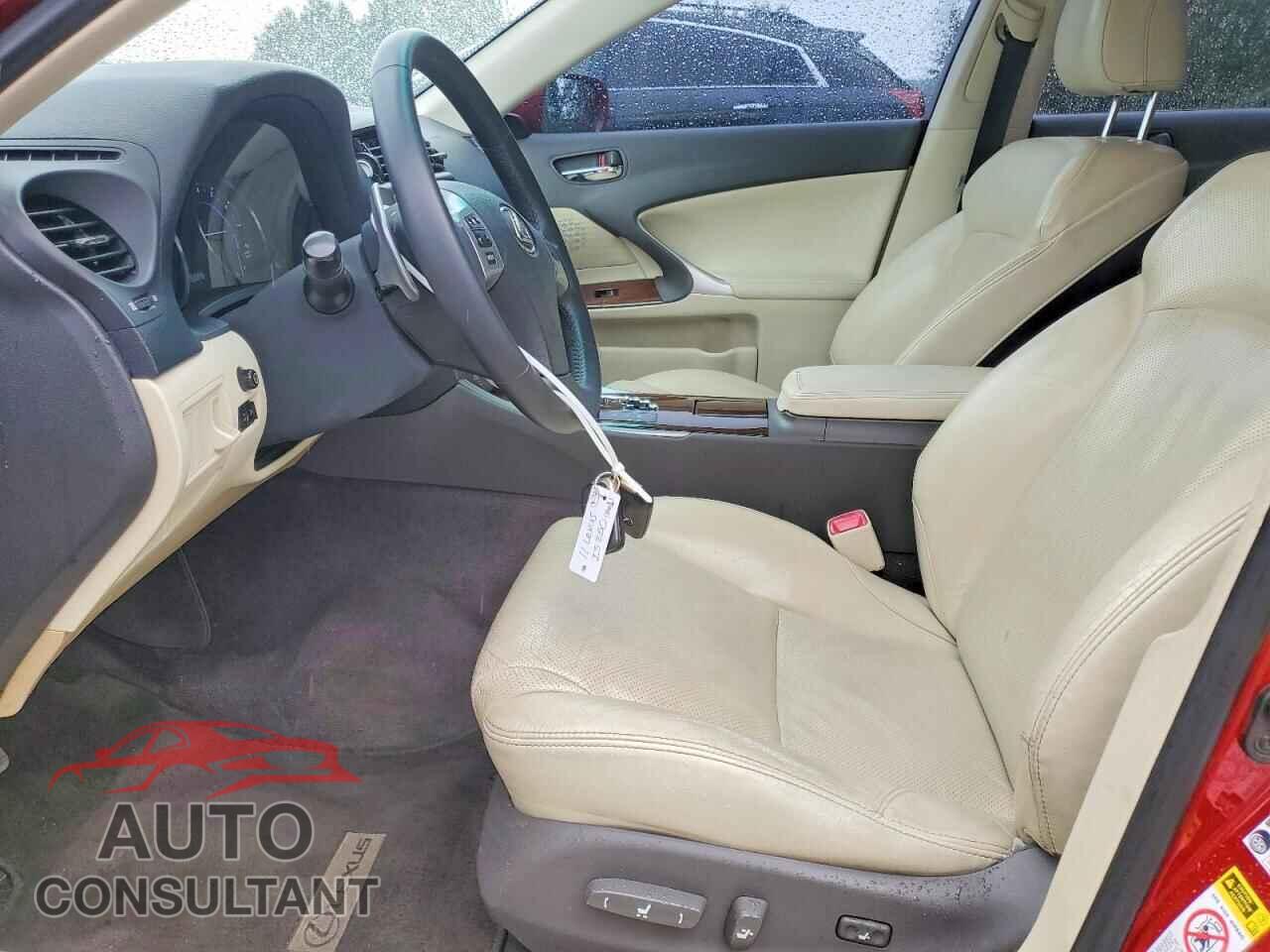 LEXUS IS 2011 - JTHCF5C21B5050545