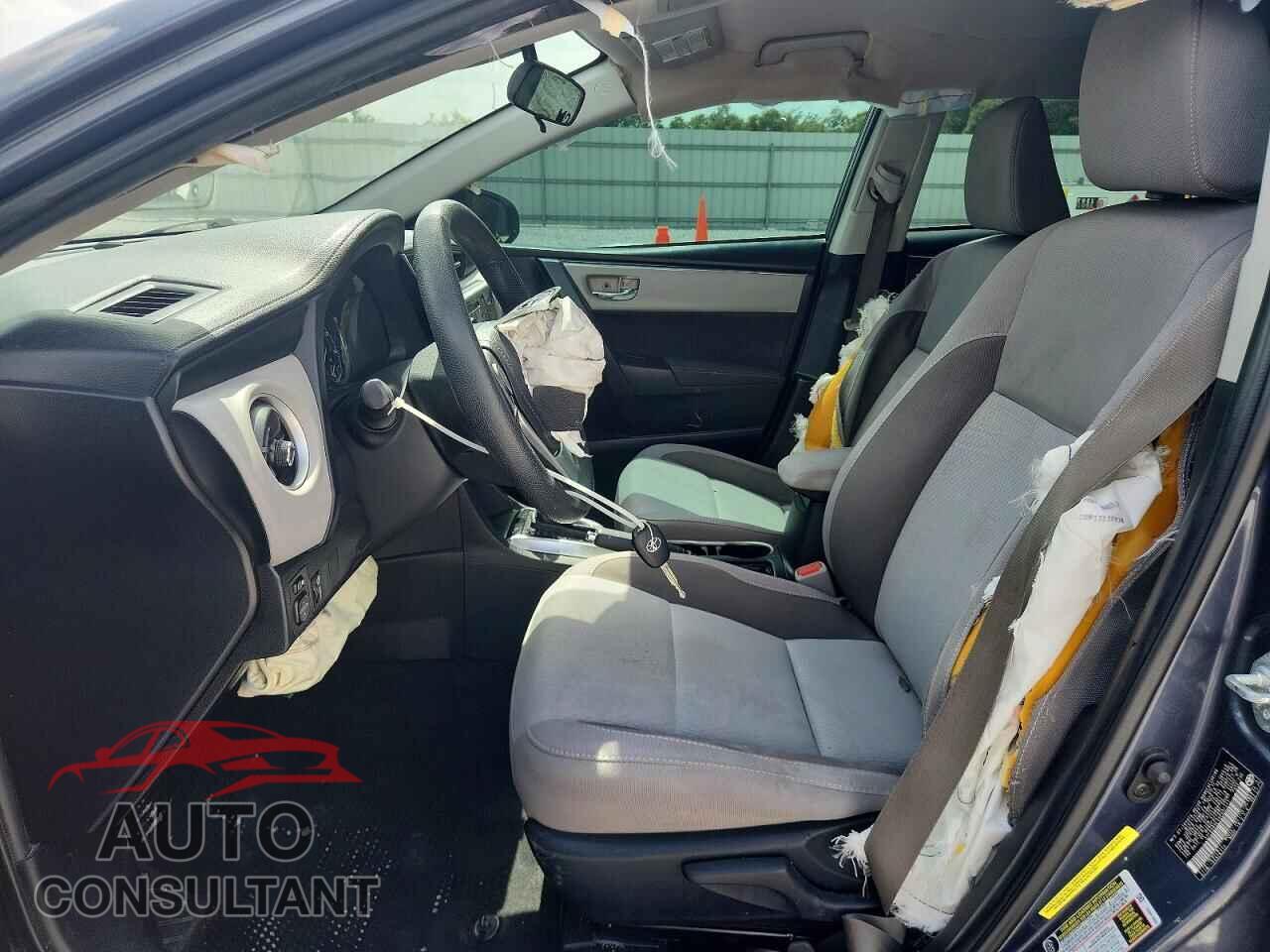 TOYOTA COROLLA 2017 - 5YFBURHEXHP697311