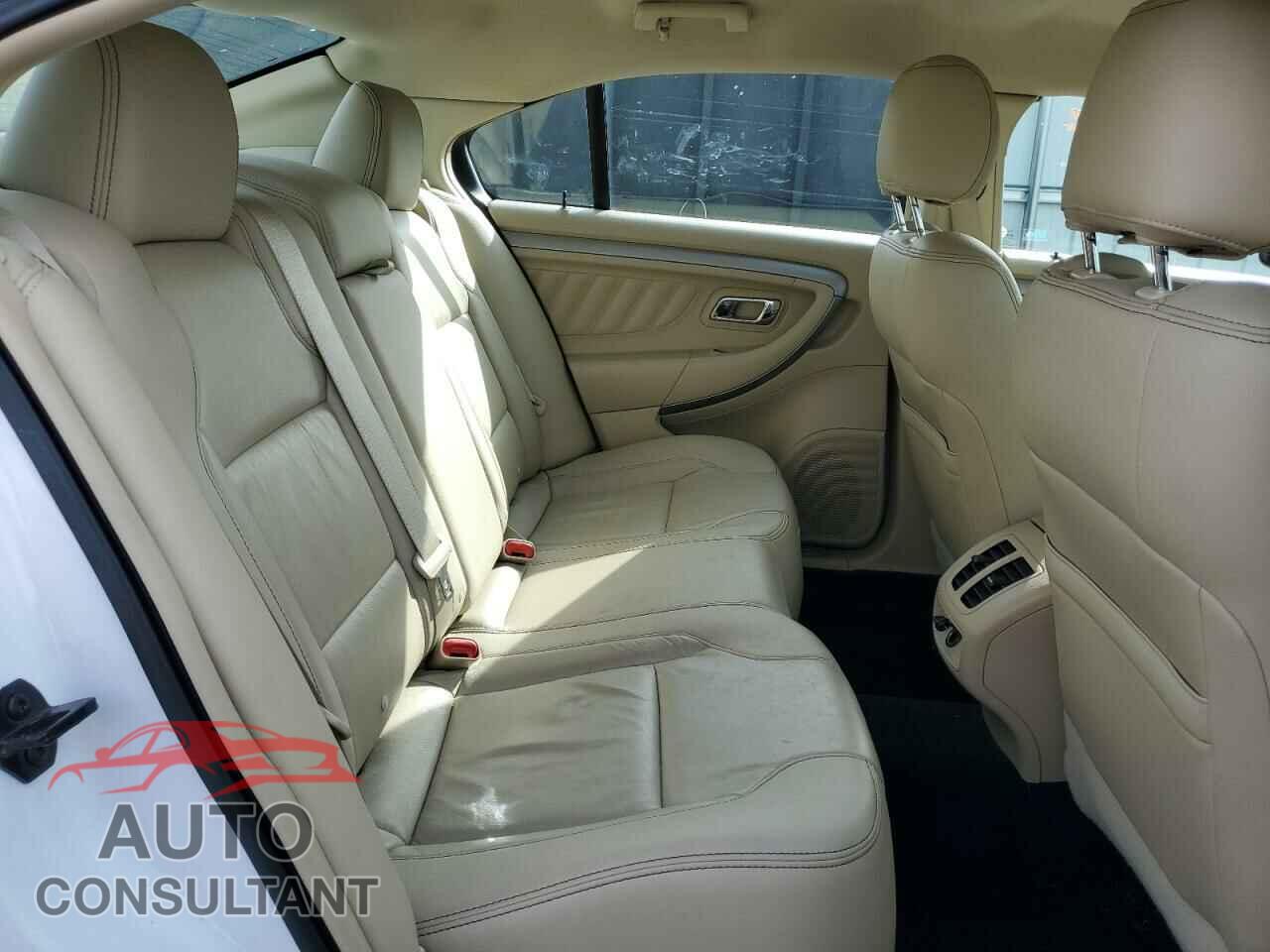 FORD TAURUS 2017 - 1FAHP2E8XHG125217