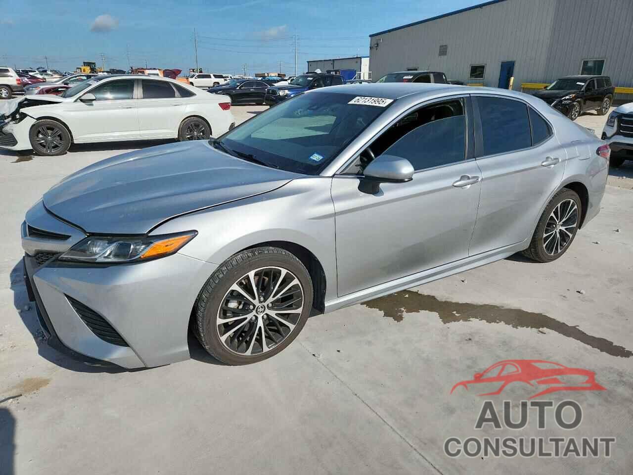 TOYOTA CAMRY 2018 - 4T1B11HK5JU578537