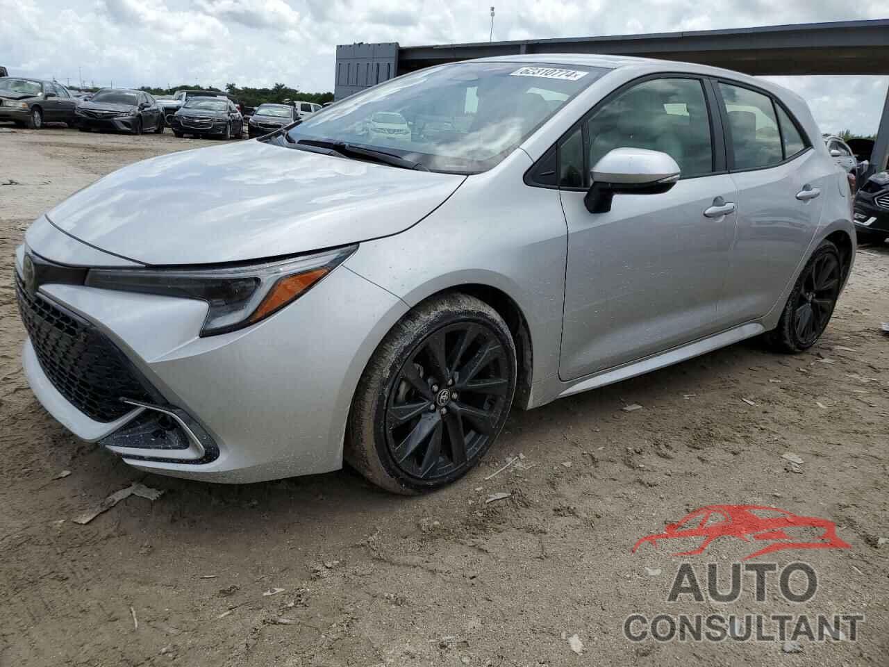 TOYOTA COROLLA 2024 - JTNC4MBE2R3214982