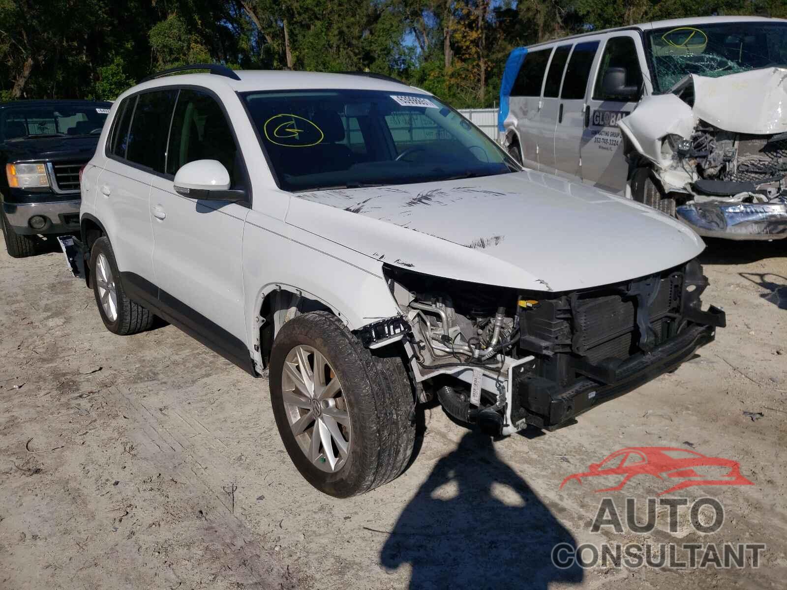 VOLKSWAGEN TIGUAN 2017 - WVGAV7AX0HK045073