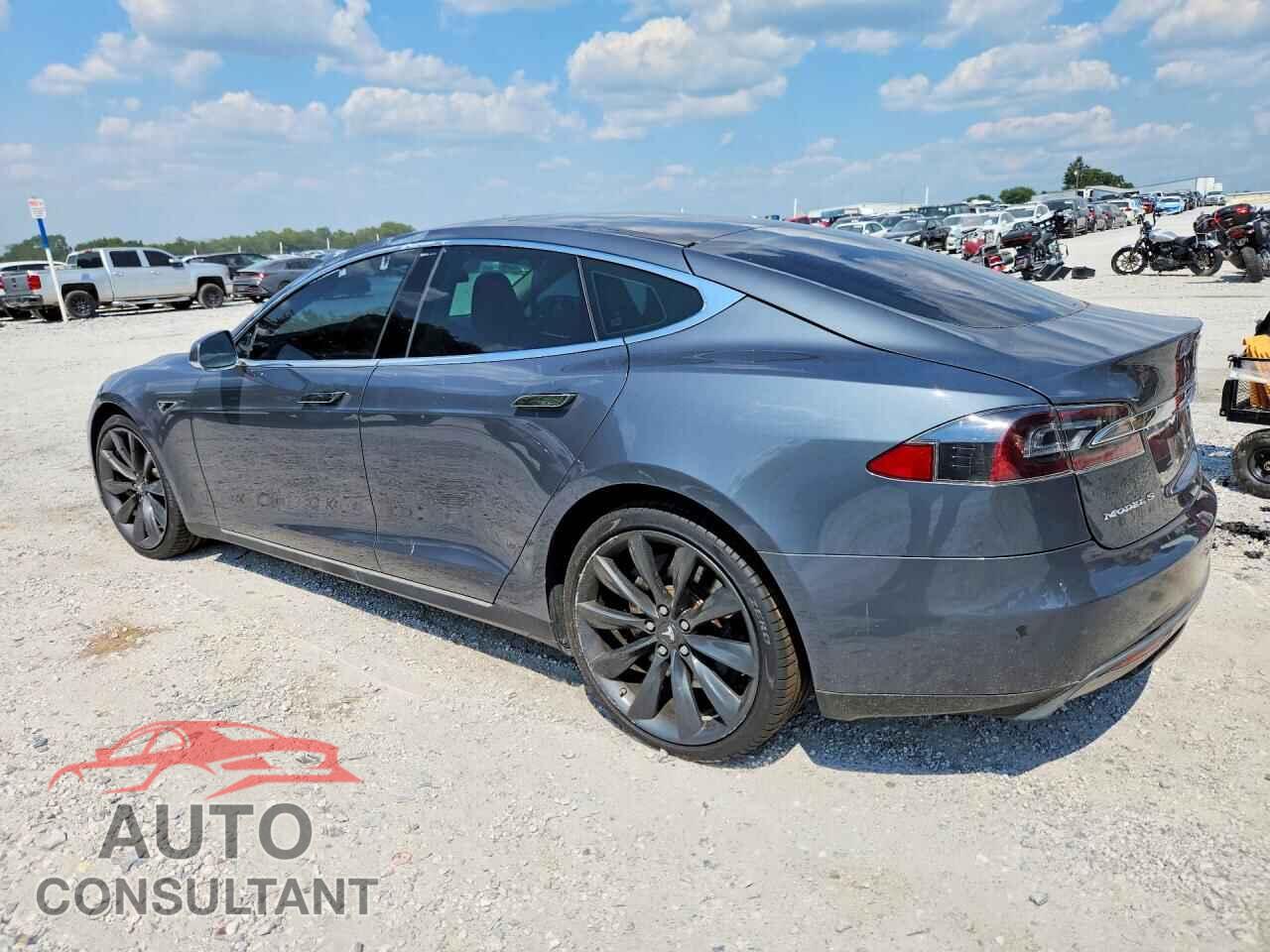 TESLA MODEL S 2013 - 5YJSA1AC9DFP11174