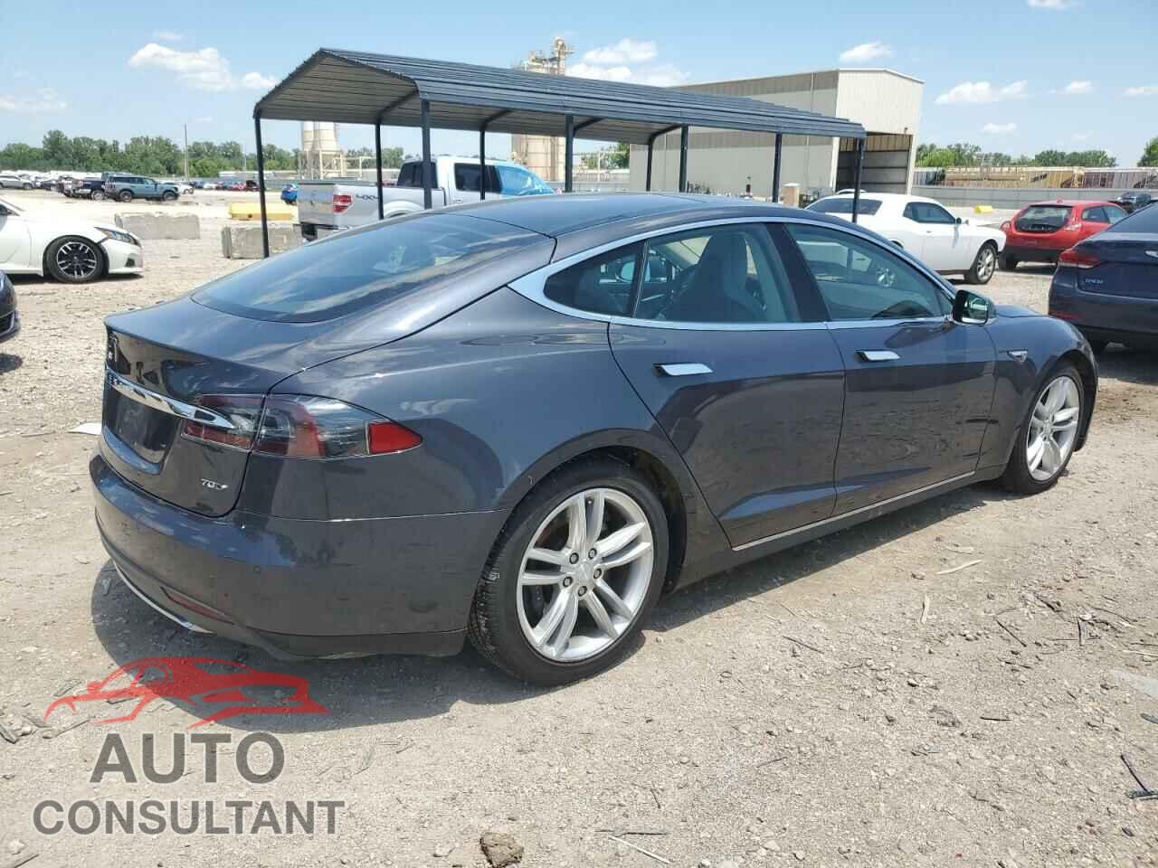 TESLA MODEL S 2015 - 5YJSA1S29FF096800